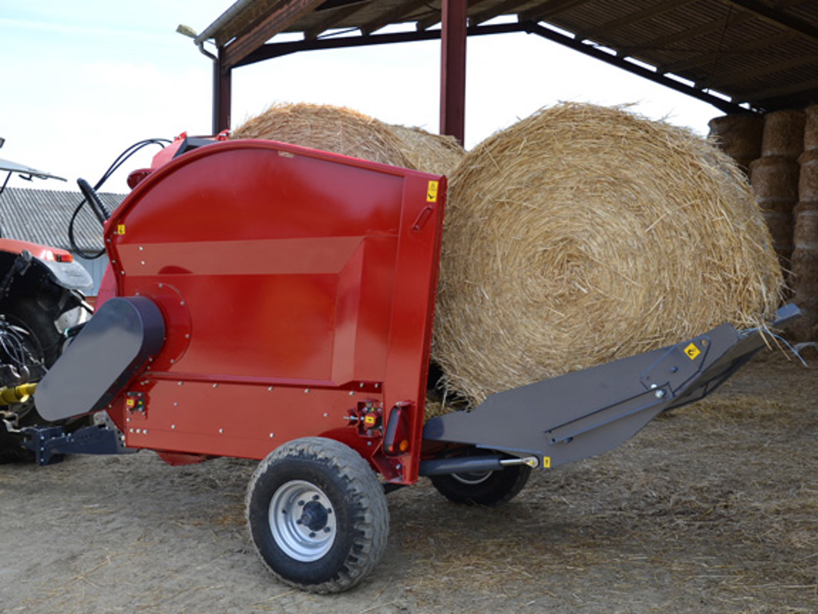 STRAW BLOWERS & FEEDERS Abrey Agricultural
